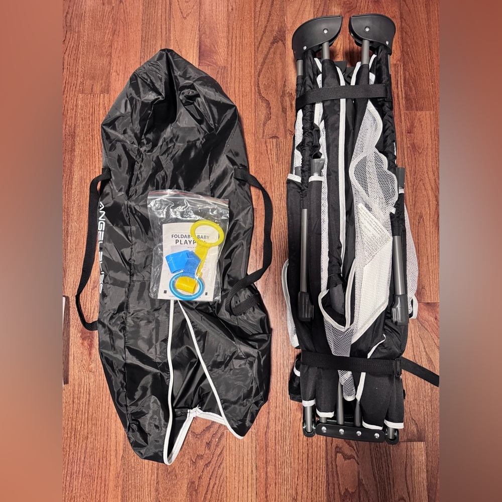 Black and White Foldable Kids Play Tent